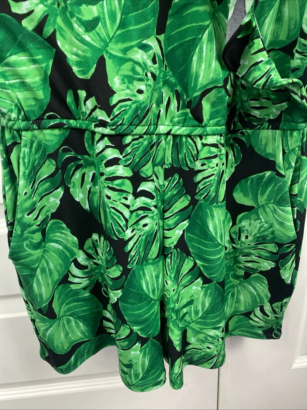 White House Black Market Orchid Palm Leaf Ruffle Summer Romper Tropical XS